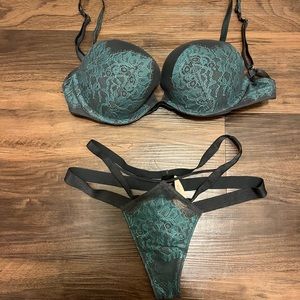 Victorias Secret Very Sexy Bra Panty Set